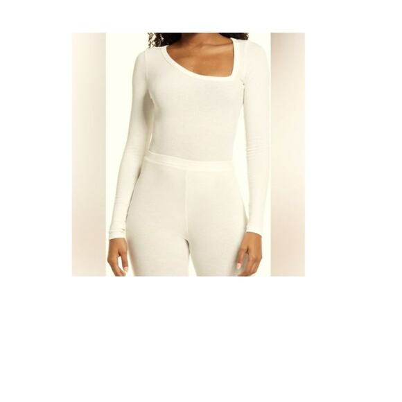 New ~ NAKED WARDROBE  ~ Asymmetrical Neck Ribbed Bodysuit Size Medium - Picture 1 of 6